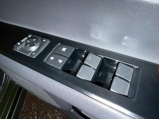 ＵＸ ２５０ｈ　ＶｅｒＬ　モデリスタエアロ／サンルーフ／衝突軽減／レーダークルーズコントロール／コーナーセンサー／ハンドルヒーター／シートヒーター・エアコン／パワーシート／シートメモリ／ＥＴＣ／Ｂｌｕｅｔｏｏｔｈ／バックカメラ（30枚目）