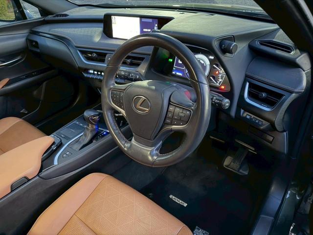 ＵＸ ２５０ｈ　ＶｅｒＬ　モデリスタエアロ／サンルーフ／衝突軽減／レーダークルーズコントロール／コーナーセンサー／ハンドルヒーター／シートヒーター・エアコン／パワーシート／シートメモリ／ＥＴＣ／Ｂｌｕｅｔｏｏｔｈ／バックカメラ（41枚目）