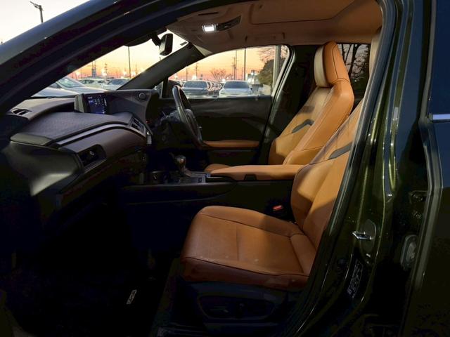 ＵＸ ２５０ｈ　ＶｅｒＬ　モデリスタエアロ／サンルーフ／衝突軽減／レーダークルーズコントロール／コーナーセンサー／ハンドルヒーター／シートヒーター・エアコン／パワーシート／シートメモリ／ＥＴＣ／Ｂｌｕｅｔｏｏｔｈ／バックカメラ（75枚目）