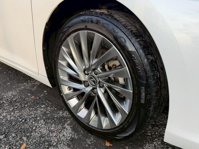 ES 300h VerL マークレビンソン/ワンオーナー/サンルーフ/全周囲カメラ/衝突軽減/レーダークルーズコントロール/コーナーセンサー/HUD/BSM/ハンドルヒーター/シートヒーター・エアコン/パワーシート/ETC(12枚目)