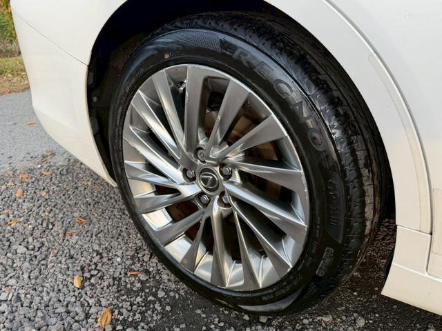 ES 300h VerL マークレビンソン/ワンオーナー/サンルーフ/全周囲カメラ/衝突軽減/レーダークルーズコントロール/コーナーセンサー/HUD/BSM/ハンドルヒーター/シートヒーター・エアコン/パワーシート/ETC(18枚目)