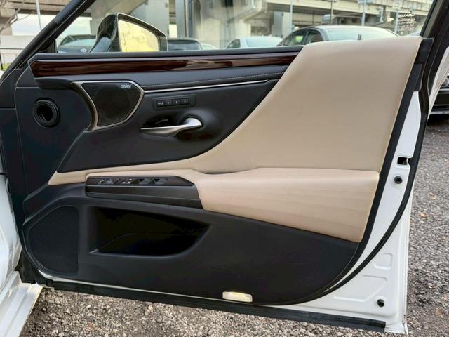 ES 300h VerL マークレビンソン/ワンオーナー/サンルーフ/全周囲カメラ/衝突軽減/レーダークルーズコントロール/コーナーセンサー/HUD/BSM/ハンドルヒーター/シートヒーター・エアコン/パワーシート/ETC(29枚目)