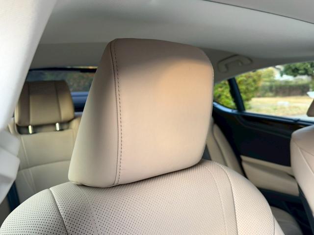 ES 300h VerL マークレビンソン/ワンオーナー/サンルーフ/全周囲カメラ/衝突軽減/レーダークルーズコントロール/コーナーセンサー/HUD/BSM/ハンドルヒーター/シートヒーター・エアコン/パワーシート/ETC(37枚目)