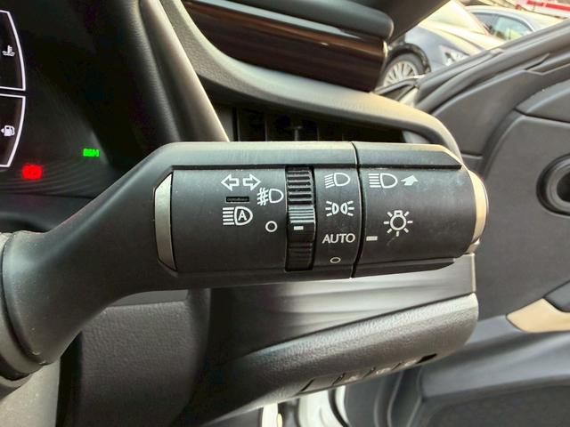 ES 300h VerL マークレビンソン/ワンオーナー/サンルーフ/全周囲カメラ/衝突軽減/レーダークルーズコントロール/コーナーセンサー/HUD/BSM/ハンドルヒーター/シートヒーター・エアコン/パワーシート/ETC(43枚目)