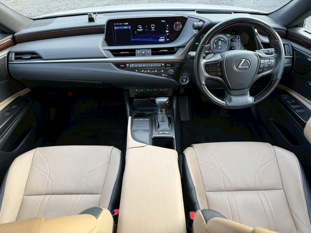 ES 300h VerL マークレビンソン/ワンオーナー/サンルーフ/全周囲カメラ/衝突軽減/レーダークルーズコントロール/コーナーセンサー/HUD/BSM/ハンドルヒーター/シートヒーター・エアコン/パワーシート/ETC(68枚目)