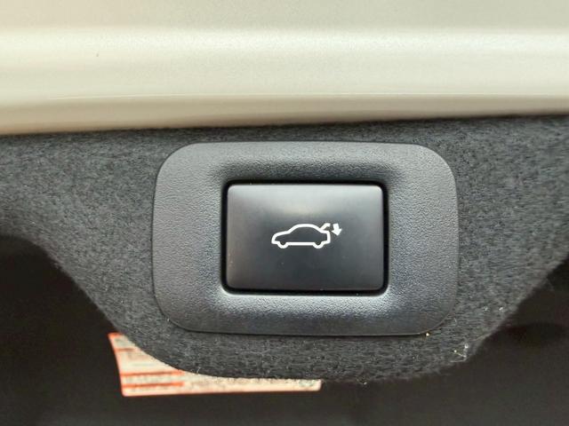 ES 300h VerL マークレビンソン/ワンオーナー/サンルーフ/全周囲カメラ/衝突軽減/レーダークルーズコントロール/コーナーセンサー/HUD/BSM/ハンドルヒーター/シートヒーター・エアコン/パワーシート/ETC(72枚目)