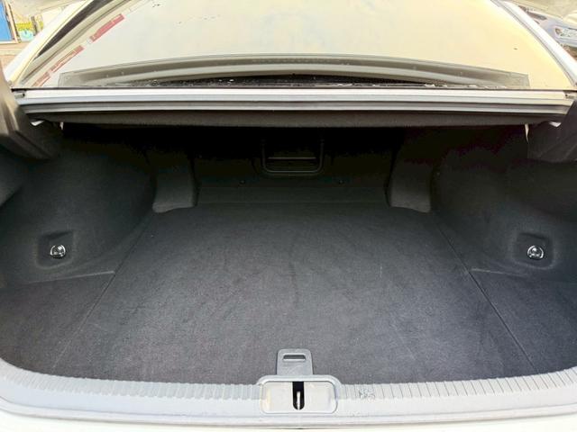 ES 300h VerL マークレビンソン/ワンオーナー/サンルーフ/全周囲カメラ/衝突軽減/レーダークルーズコントロール/コーナーセンサー/HUD/BSM/ハンドルヒーター/シートヒーター・エアコン/パワーシート/ETC(73枚目)