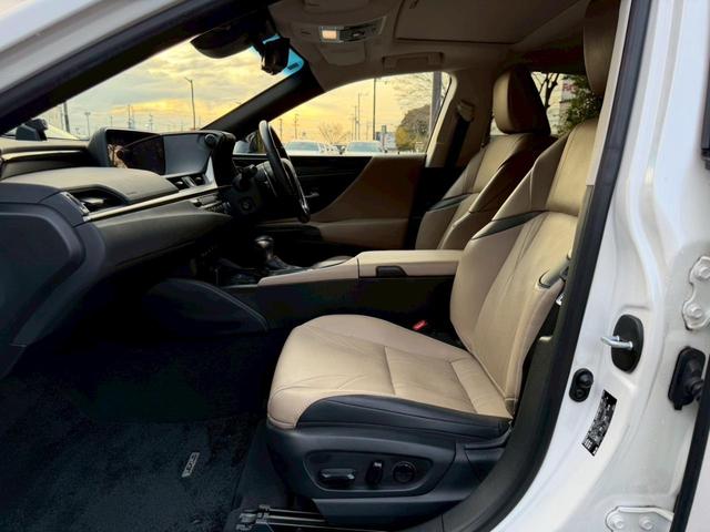 ES 300h VerL マークレビンソン/ワンオーナー/サンルーフ/全周囲カメラ/衝突軽減/レーダークルーズコントロール/コーナーセンサー/HUD/BSM/ハンドルヒーター/シートヒーター・エアコン/パワーシート/ETC(75枚目)