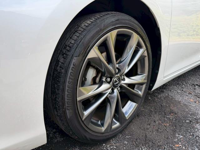 ES 300h VerL サンルーフ/衝突軽減/全周囲カメラ/レーダークルーズコントロール/コーナーセンサー/HUD/BSM/ハンドルヒーター/シートヒーター・エアコン/パワーシート/シートメモリ/ETC/Bluetooth(9枚目)