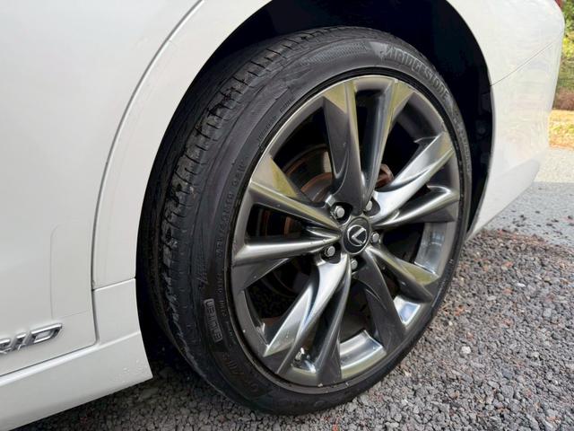 ES 300h VerL サンルーフ/衝突軽減/全周囲カメラ/レーダークルーズコントロール/コーナーセンサー/HUD/BSM/ハンドルヒーター/シートヒーター・エアコン/パワーシート/シートメモリ/ETC/Bluetooth(31枚目)