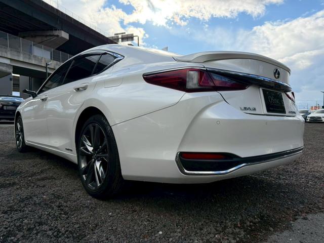 ES 300h VerL サンルーフ/衝突軽減/全周囲カメラ/レーダークルーズコントロール/コーナーセンサー/HUD/BSM/ハンドルヒーター/シートヒーター・エアコン/パワーシート/シートメモリ/ETC/Bluetooth(32枚目)