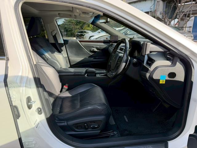 ES 300h VerL サンルーフ/衝突軽減/全周囲カメラ/レーダークルーズコントロール/コーナーセンサー/HUD/BSM/ハンドルヒーター/シートヒーター・エアコン/パワーシート/シートメモリ/ETC/Bluetooth(38枚目)