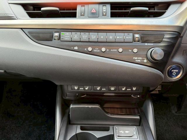 ES 300h VerL サンルーフ/衝突軽減/全周囲カメラ/レーダークルーズコントロール/コーナーセンサー/HUD/BSM/ハンドルヒーター/シートヒーター・エアコン/パワーシート/シートメモリ/ETC/Bluetooth(50枚目)