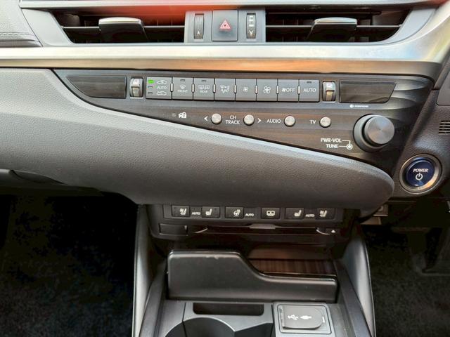 ES 300h VerL サンルーフ/衝突軽減/全周囲カメラ/レーダークルーズコントロール/コーナーセンサー/HUD/BSM/ハンドルヒーター/シートヒーター・エアコン/パワーシート/シートメモリ/ETC/Bluetooth(53枚目)