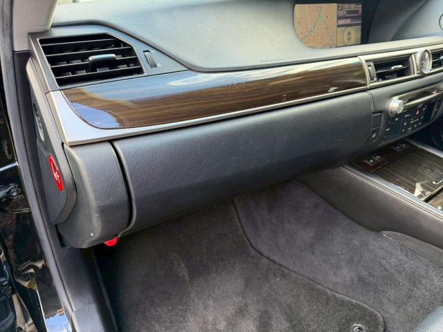 GS 450h VerL 後期Fグリル仕様/マークレビンソン/レーダークルーズコントロール/コーナーセンサー/HUD/シートヒーター・エアコン/パワーシート/シートメモリ/Bluetooth/バックカメラ/電動リアゲート(71枚目)