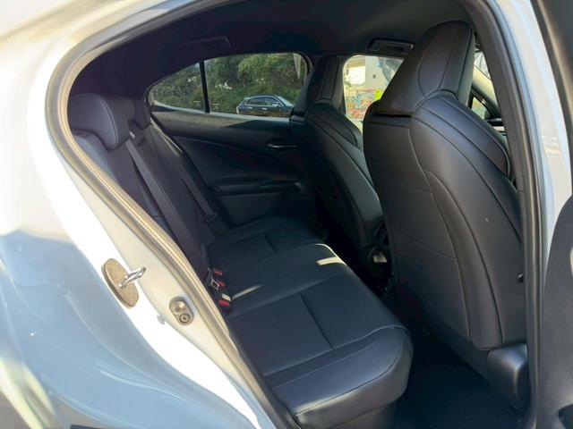 ＵＸ ２５０ｈ　Ｆスポーツ　衝突軽減／全周囲カメラ／レーダークルーズコントロール／コーナーセンサー／ＢＳＭ／ハンドルヒーター／シートヒーター／パワーシート／シートメモリ／ＥＴＣ／Ｂｌｕｅｔｏｏｔｈ／電動リアゲート／バックカメラ（61枚目）