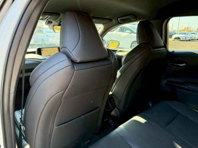 ＵＸ ２５０ｈ　Ｆスポーツ　衝突軽減／全周囲カメラ／レーダークルーズコントロール／コーナーセンサー／ＢＳＭ／ハンドルヒーター／シートヒーター／パワーシート／シートメモリ／ＥＴＣ／Ｂｌｕｅｔｏｏｔｈ／電動リアゲート／バックカメラ（76枚目）