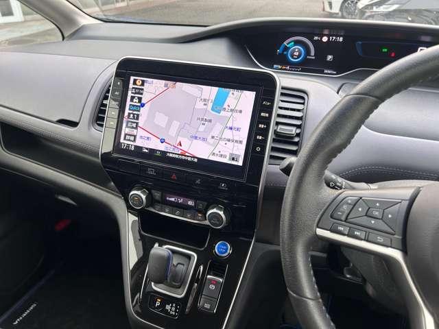 セレナ ｅ－パワー　ハイウェイスターＶ　プロパイロット　ＬＥＤライト　前後踏間違防止　アラウンドモニタ　１０ワイドナビＴＶ　左右ハンズフリーオート　スマートルームミラー　『日産中古車ワイド保証１２ヶ月』（4枚目）
