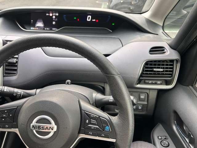 セレナ ｅ－パワー　ハイウェイスターＶ　プロパイロット　ＬＥＤライト　前後踏間違防止　アラウンドモニタ　１０ワイドナビＴＶ　左右ハンズフリーオート　スマートルームミラー　『日産中古車ワイド保証１２ヶ月』（6枚目）