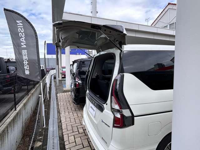 セレナ e-パワー ハイウェイスターV プロパイロット 左右ハンズフリーオートスライド アラウンドモニタ ナビTV ディーラーOP前後ドラレコ LED 純正15アルミ 日産中古車ワイド保証12ヶ月(15枚目)