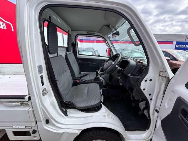 NT100クリッパートラック DX 5速マニュアル車 エアコン パワーステアリング 三方開 当社新車店下取りワンオーナー車 日産中古車ワイド保証12ケ月(6枚目)