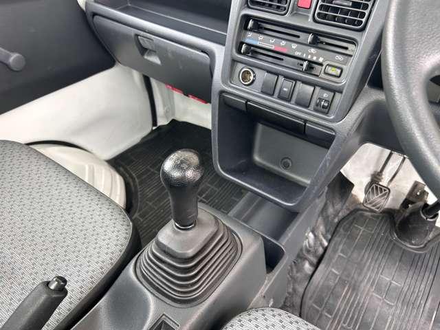 NT100クリッパートラック DX 5速マニュアル車 エアコン パワーステアリング 三方開 当社新車店下取りワンオーナー車 日産中古車ワイド保証12ケ月(9枚目)