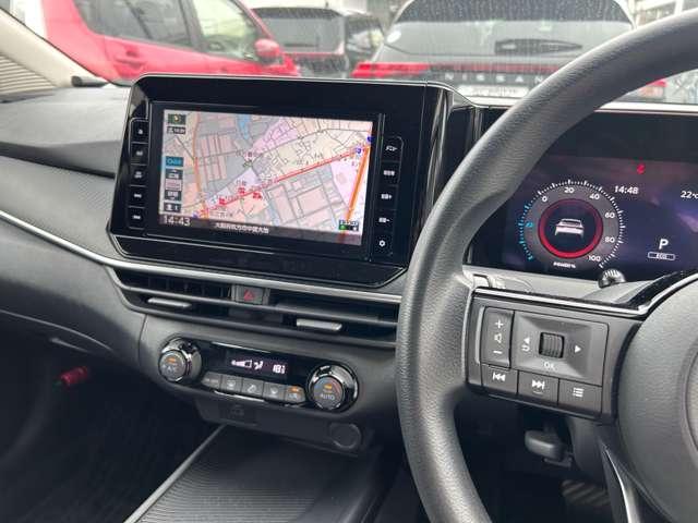 ノート X LEDライト 前後踏間違い防止 9インチワイドナビTV バックカメラ ETC ディーラーOP前後ドラレコ 日産中古車ワイド保証12か月(4枚目)