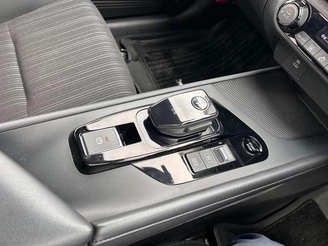 ノート Ｘ　ＬＥＤライト　９インチワイドナビＴＶ　バックカメラ　ＥＴＣ　前＋車室内ドラレコ　インテリジェントキー　当社新車元試乗車　新車保証継承　日産プレミアム認定中古車保証２４ヶ月（7枚目）