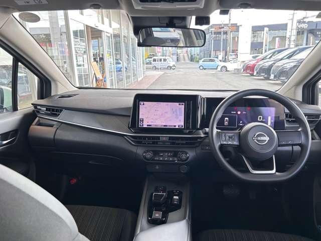 ノート Ｘ　ＬＥＤライト　９インチワイドナビＴＶ　バックカメラ　ＥＴＣ　前後踏間違防止　前＋車室内ドラレコ　　当社新車元展示試乗車　新車保証継承＆日産認定中古車保証２４カ月（3枚目）