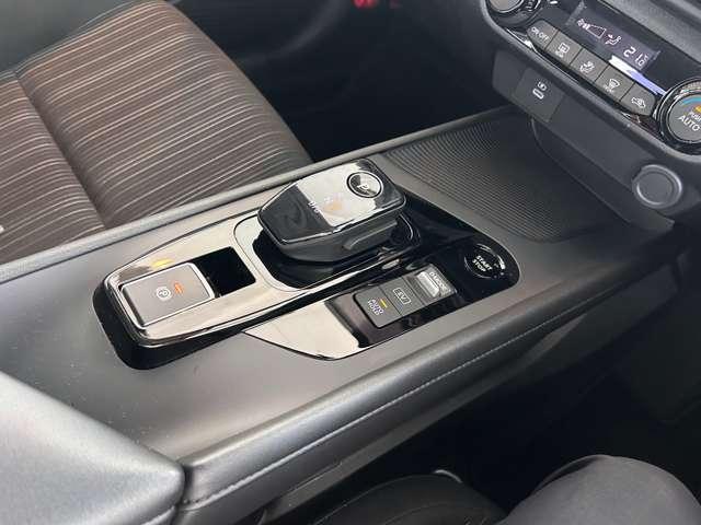 ノート Ｘ　ＬＥＤライト　９インチワイドナビＴＶ　バックカメラ　ＥＴＣ　前後踏間違防止　前＋車室内ドラレコ　　当社新車元展示試乗車　新車保証継承＆日産認定中古車保証２４カ月（7枚目）