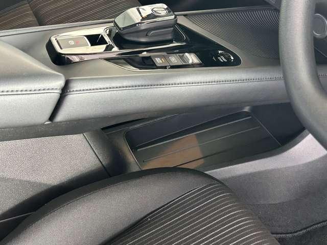 ノート Ｘ　ＬＥＤライト　９インチワイドナビＴＶ　バックカメラ　ＥＴＣ　前後踏間違防止　前＋車室内ドラレコ　　当社新車元展示試乗車　新車保証継承＆日産認定中古車保証２４カ月（9枚目）