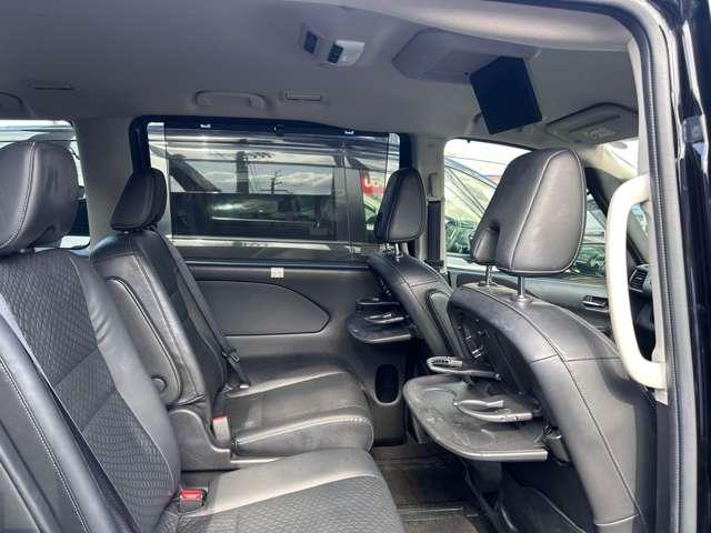 セレナ ｅ－パワー　ハイウェイスターＶ　防水シート　左右ハンズフリーオート　アラウンドモニタ　１０ワイドナビＴＶ　後席１１インチモニタ　ＬＥＤ　プロパイロット　前後踏間違防止　前後ドラレコ　日産中古車ワイド保証１２ヶ月（13枚目）