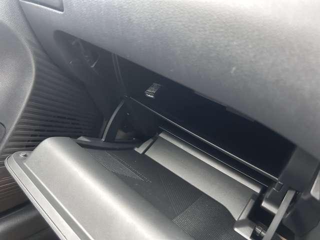 ノート １．２　Ｘ　純正１６アルミ　ＬＥＤライト　アラウンドモニタ　リアカメラ　衝突被害軽減ブレ－キ　全方位カメラ　ＥＴＣ付　アルミ　ＬＥＤヘッドライト　レーンアシスト　インテリジェントキー　ドラレコ　アイドリングストップ　ワンセグＴＶ　ＴＶナビ　サイドカメラ　ＡＢＳ（6枚目）