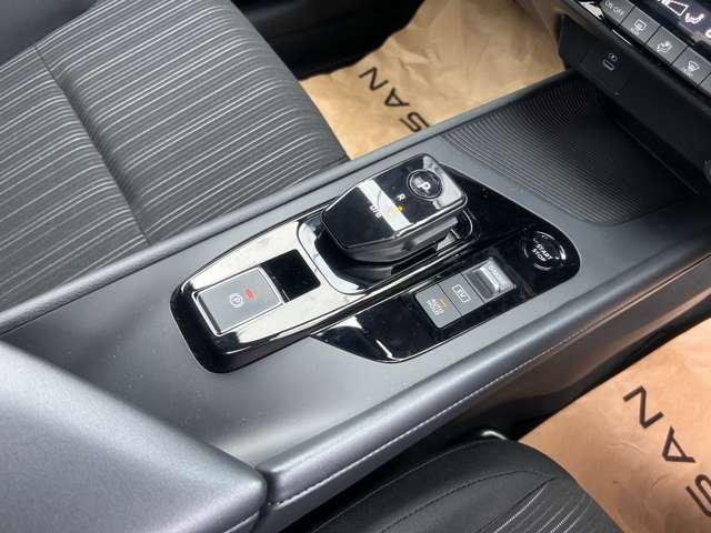 ノート １．２　Ｘ　純正１６アルミ　ＬＥＤライト　アラウンドモニタ　リアカメラ　衝突被害軽減ブレ－キ　全方位カメラ　ＥＴＣ付　アルミ　ＬＥＤヘッドライト　レーンアシスト　インテリジェントキー　ドラレコ　アイドリングストップ　ワンセグＴＶ　ＴＶナビ　サイドカメラ　ＡＢＳ（10枚目）