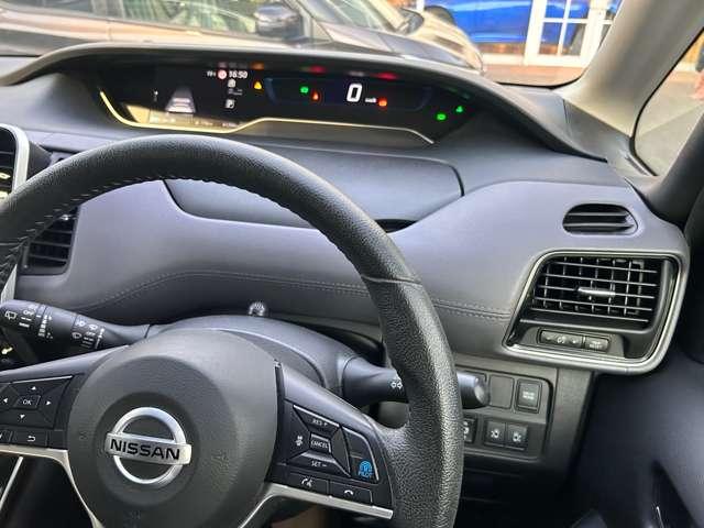 セレナ ｅ－パワー　ハイウェイスターＶ　防水シート　後席モニタ　１０ワイドナビＴＶ　バックカメラ　左右ハンズフリーオート　プロパイロット　オートブレーキホールド　前ドラレコ　純正１６アルミ　日産プレミアム認定中古車保証２４ケ月（6枚目）