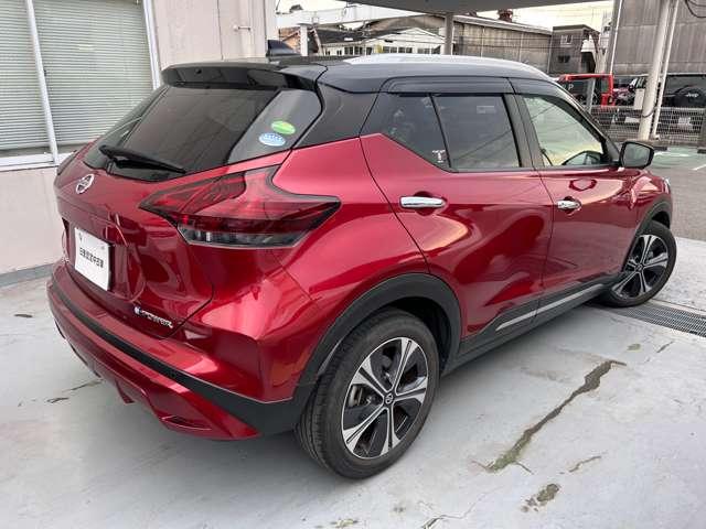 キックス Ｘ　ツートーンインテリアエディション　ステアリングヒータ　前席ヒータ　アラウンドモニタ　９インチワイドナビＴＶ　プロパイロット　前ドラレコ　日産プレミアム認定中古車保証２４ケ月（2枚目）