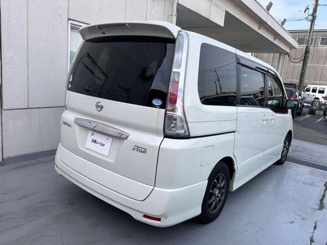 セレナ ハイウェイスター　Ｖエアロセレクション　左右オート　キセノンライト　ツインサンルーフ　社外品ＨＤＤナビフルセグＴＶ　バックカメラ　ＥＴＣ　社外品ドラレコ　社外１５インチアルミ＆スタッドレスタイヤ　日産中古車ワイド保証１２ケ月（4枚目）