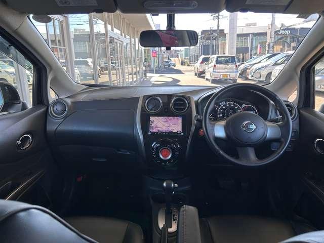 ノート アクシス DIG-S 社外カロッツェリアナビTV バックカメラ インテリジェントキー オートエアコン 専用15アルミ 専用革シート 日産中古車ワイド保証12ヶ月(3枚目)