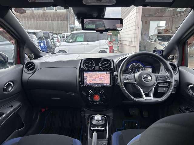 ノート 1.2 e-POWER X ブラックアロー インテリジェントクルーズ アラウンドモニ 障害物ソナー アラウンドビュ-モニター 車線逸脱 LEDランプ スマートキー アクティブクルーズコントロール キーレス ナビTV Wエアバッグ アルミ パワーウインドウ オートエアコン ETC ABS(3枚目)