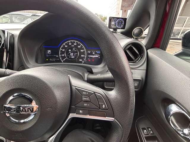 ノート 1.2 e-POWER X ブラックアロー インテリジェントクルーズ アラウンドモニ 障害物ソナー アラウンドビュ-モニター 車線逸脱 LEDランプ スマートキー アクティブクルーズコントロール キーレス ナビTV Wエアバッグ アルミ パワーウインドウ オートエアコン ETC ABS(6枚目)