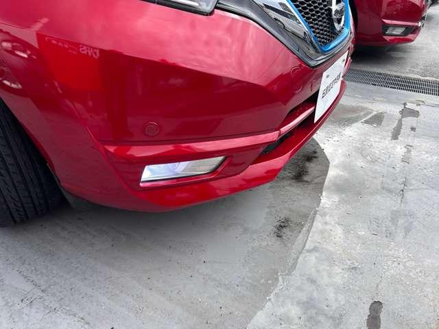 ノート 1.2 e-POWER X ブラックアロー インテリジェントクルーズ アラウンドモニ 障害物ソナー アラウンドビュ-モニター 車線逸脱 LEDランプ スマートキー アクティブクルーズコントロール キーレス ナビTV Wエアバッグ アルミ パワーウインドウ オートエアコン ETC ABS(15枚目)