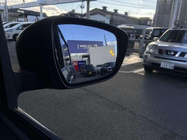 �a�r�v�w�㑤���ԗ����m�x��x�B�@���p�ɂȂ�₷���אڃ��[���̌㑤���𑖍s����ԗ������m����ƁA�h���C�o�[�ɕ\���Œm�点�A����ɃE�B���J�[���쓮�������ꍇ�ɂ́A���ƕ\���Ōx�񂵂܂��B