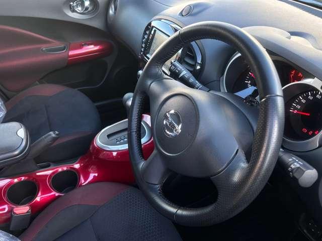 ジューク １５ＲＸ　アーバンセレクションスタイリブラックパック　キセノンライト　インテリジェントキー　オートエアコン　メモリナビフルセグＴＶ　バックカメラ　ＥＴＣ　純正１７ＡＷ　日産中古車ワイド保証１２ヶ月（8枚目）