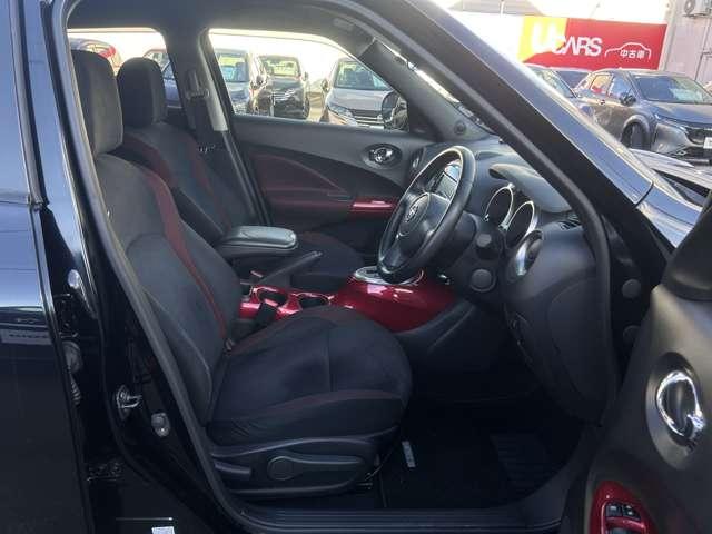 ジューク １５ＲＸ　アーバンセレクションスタイリブラックパック　キセノンライト　インテリジェントキー　オートエアコン　メモリナビフルセグＴＶ　バックカメラ　ＥＴＣ　純正１７ＡＷ　日産中古車ワイド保証１２ヶ月（9枚目）