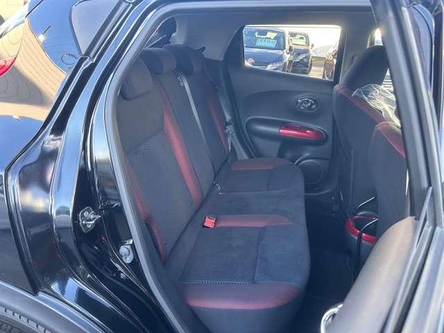 ジューク １５ＲＸ　アーバンセレクションスタイリブラックパック　キセノンライト　インテリジェントキー　オートエアコン　メモリナビフルセグＴＶ　バックカメラ　ＥＴＣ　純正１７ＡＷ　日産中古車ワイド保証１２ヶ月（11枚目）