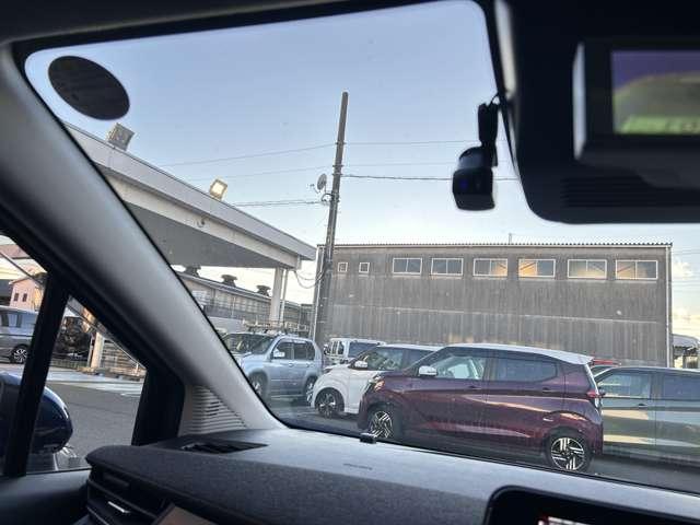 オーラ Ｇ　レザーエディション　プロパイロット　ＬＥＤ　前後踏間違防止　アラウンドモニタ　日産コネクトナビＴＶ　ＥＴＣ２．０　ＢＯＳＥパーソナルサウンドシステム　日産認定中古車保証２４ヶ月　新車保証継承（10枚目）