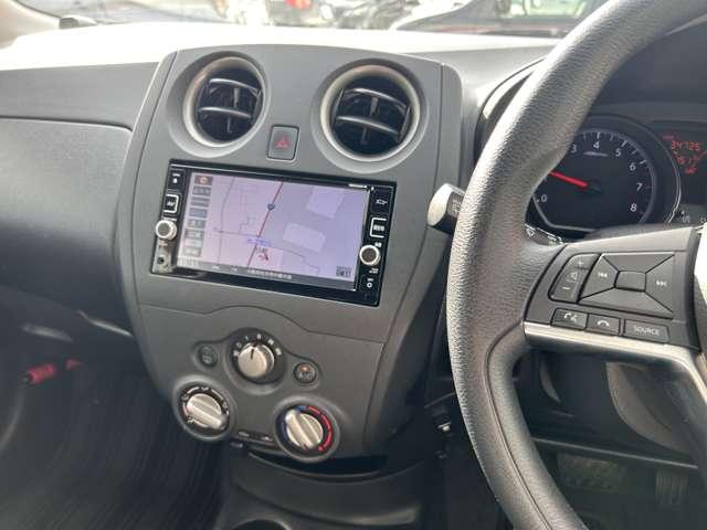 ノート Ｘ　エマブレ　前後踏み間違い防止　車線逸脱警報　アラウンドモニタ　ナビＴＶ　ＥＴＣ　スマートルームミラー　前ドラレコ　日産中古車ワイド保証１２ヶ月（4枚目）