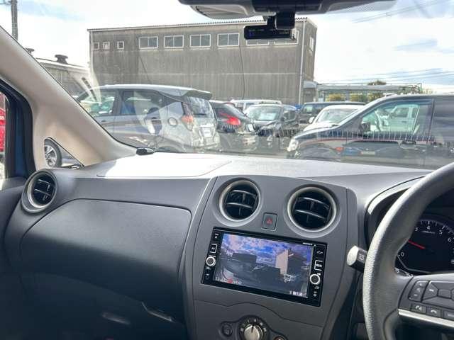 ノート Ｘ　エマブレ　前後踏み間違い防止　車線逸脱警報　アラウンドモニタ　ナビＴＶ　ＥＴＣ　スマートルームミラー　前ドラレコ　日産中古車ワイド保証１２ヶ月（7枚目）