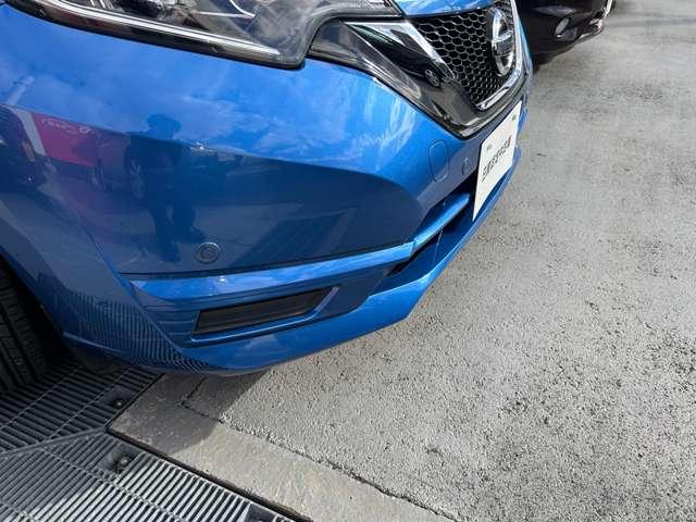 ノート Ｘ　エマブレ　前後踏み間違い防止　車線逸脱警報　アラウンドモニタ　ナビＴＶ　ＥＴＣ　スマートルームミラー　前ドラレコ　日産中古車ワイド保証１２ヶ月（16枚目）
