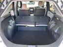 後席シートの両側収納で大きなラゲッジスペースができあがります。